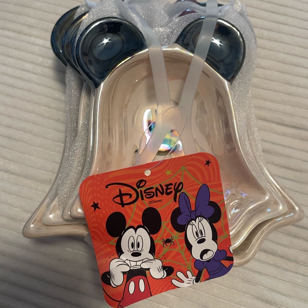 Disney - Picture 8 of 9
